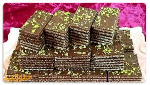 طرز تهیه شیرینی میکادو با تزیین پسته