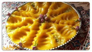 تزئین ترحلوا با گل محمدی و پسته